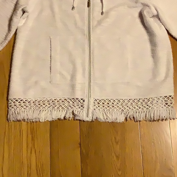 Multiples white hooded jacket with 3/4 sleeves.Size large in excellent condition - Picture 6 of 11